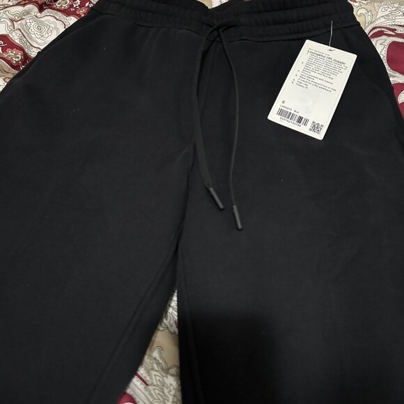 BNWT LULULEMON HIGH RISE LOUNGEFUL JOGGER SIZE 6 (ORIGINAL PRICE: 128 CAD) - Picture 3 of 3